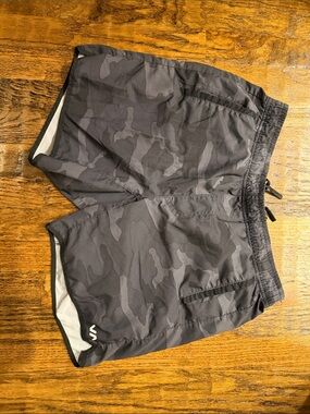 RVCA Men's Black Camo shorts
